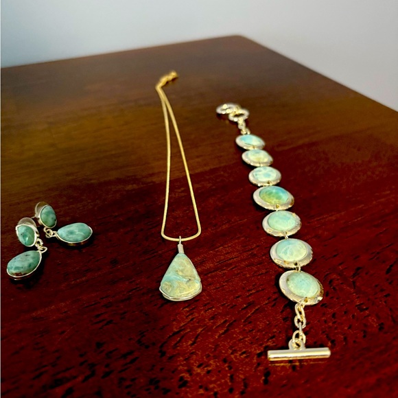 Necklace, bracelet and earring set - Picture 1 of 13